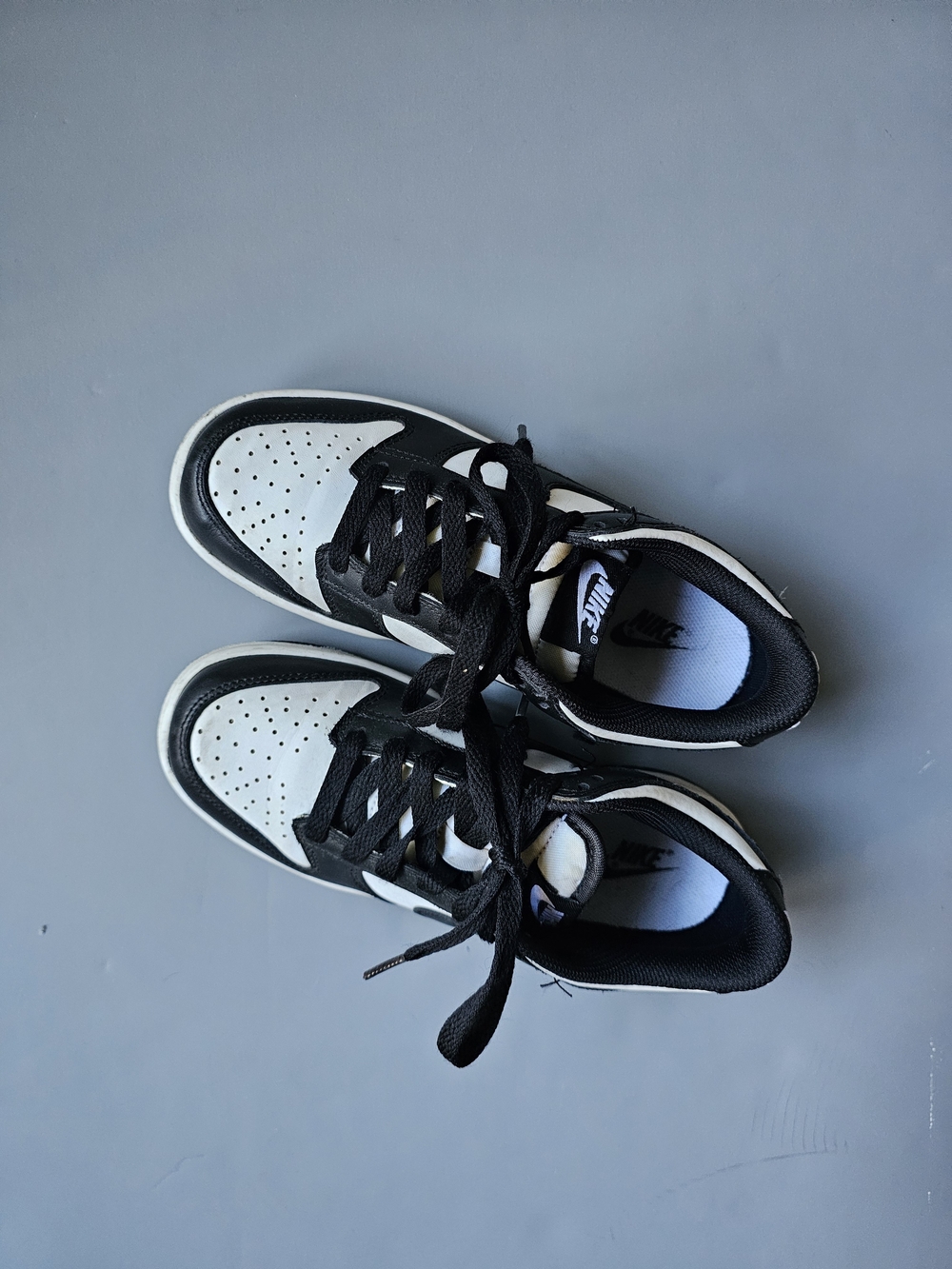 Nike Black & White Low Top Sneakers
